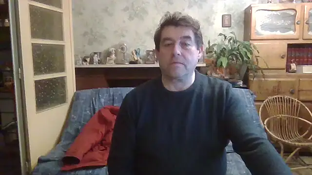 Snapshot of sympatrique chatting on December 7, 2024, 4:03 pm sympatrique online show from December 7, 2024, 4:03 pm