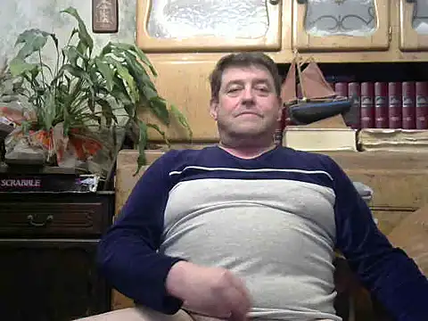 Snapshot of sympatrique chatting on January 17, 2025, 9:39 pm sympatrique online show from January 17, 2025, 9:39 pm