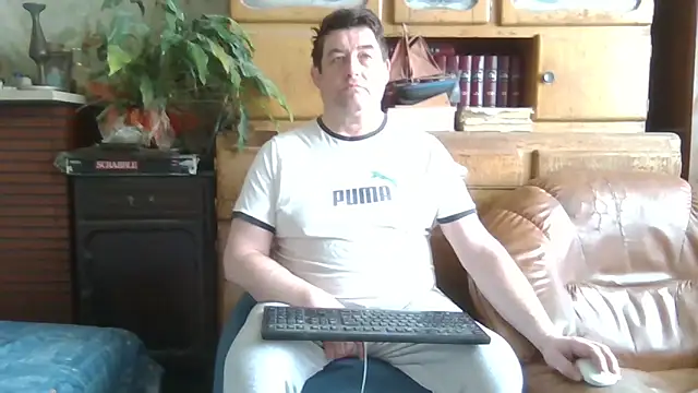 Snapshot of sympatrique chatting on February 15, 2025, 9:49 am sympatrique online show from February 15, 2025, 9:49 am