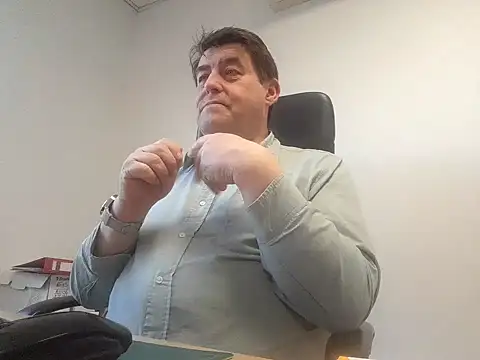 Snapshot of sympatrique chatting on February 18, 2025, 3:43 pm sympatrique online show from February 18, 2025, 3:43 pm