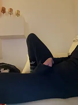 Frank22xx online show from March 29, 2026, 7:14 pm