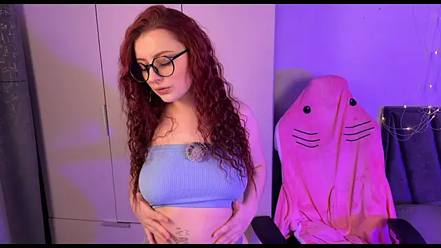 RozieRose online show from October 17, 2025, 4:26 am