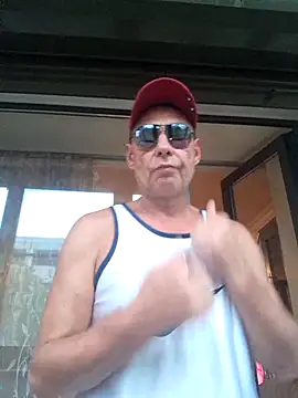 Snapshot of de_markko chatting on October 17, 2025, 2:41 pm de markko online show from October 17, 2025, 2:41 pm