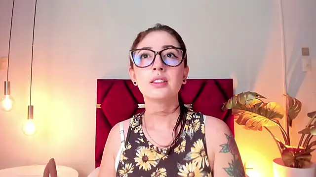 Emilywatsonn online show from November 25, 2025, 12:32 am