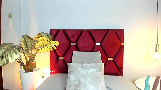 Emilywatsonn online show from February 15, 2026, 2:14 pm