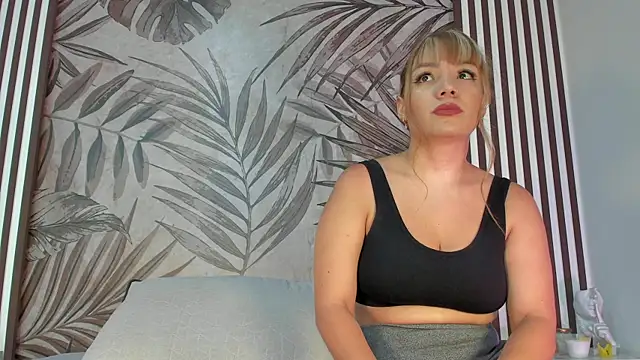 Samaantha-White online show from September 22, 2025, 11:45 am