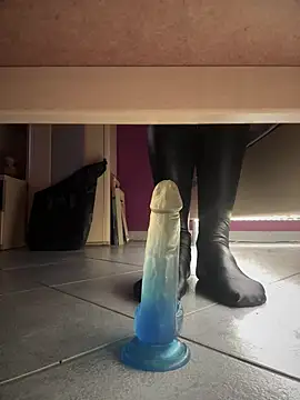 Snapshot of Bennyben8604 chatting on January 5, 2025, 4:04 am Bennyben8604 online show from January 5, 2025, 4:04 am