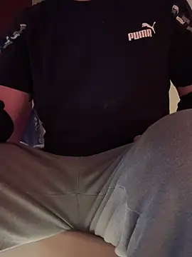 Snapshot of Bennyben8604 chatting on February 9, 2025, 10:32 pm Bennyben8604 online show from February 9, 2025, 10:32 pm