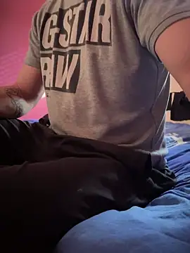 Snapshot of Bennyben8604 chatting on February 23, 2025, 1:53 pm Bennyben8604 online show from February 23, 2025, 1:53 pm