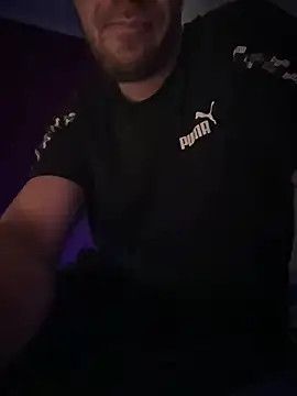 Snapshot of Bennyben8604 chatting on February 24, 2025, 10:25 pm Bennyben8604 online show from February 24, 2025, 10:25 pm