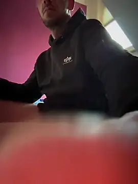 Snapshot of Bennyben8604 chatting on March 3, 2025, 4:35 pm Bennyben8604 online show from March 3, 2025, 4:35 pm