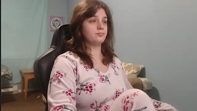 TreeJeanne online show from February 5, 2025, 10:44 pm