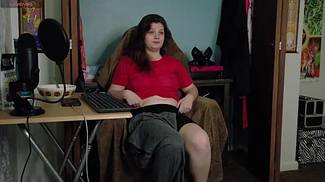 TreeJeanne online show from September 25, 2025, 10:35 pm