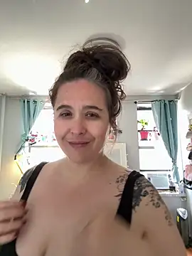 sylviahhh online show from May 22, 2026, 3:06 pm