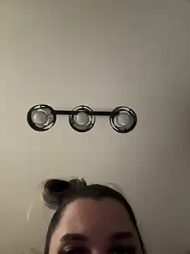 Snapshot of babyyboomm chatting on December 15, 2024, 3:53 pm babyyboomm online show from December 15, 2024, 3:53 pm