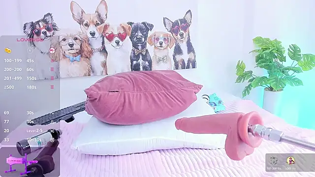 ashley nicoll online show from November 7, 2025, 1:33 pm