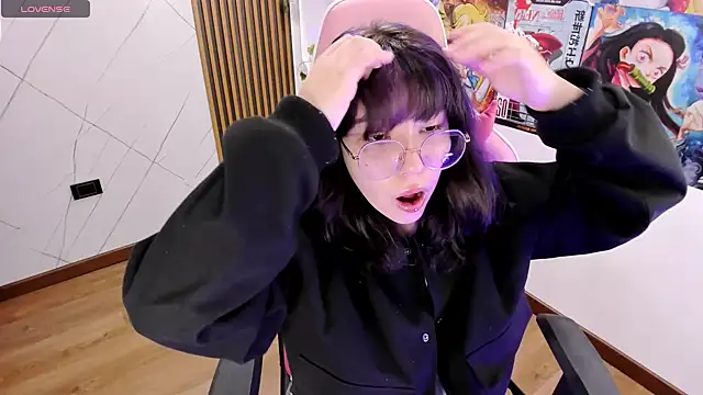 Snapshot of Purplee_Baby chatting on December 29, 2024, 8:26 pm Purplee Baby online show from December 29, 2024, 8:26 pm