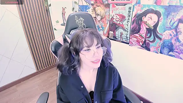 Snapshot of Purplee_Baby chatting on January 6, 2025, 9:19 am Purplee Baby online show from January 6, 2025, 9:19 am