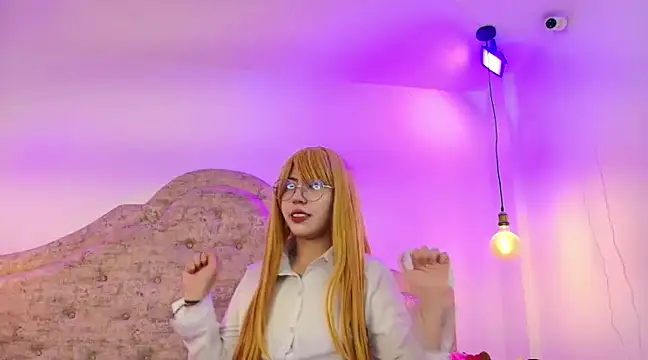 Snapshot of Purplee_Baby chatting on February 8, 2025, 8:42 pm Purplee Baby online show from February 8, 2025, 8:42 pm