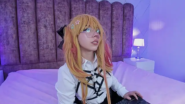 Snapshot of Purplee_Baby chatting on March 5, 2025, 8:10 pm Purplee Baby online show from March 5, 2025, 8:10 pm