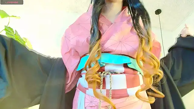 Snapshot of Purplee_Baby chatting on March 19, 2025, 11:14 pm Purplee Baby online show from March 19, 2025, 11:14 pm