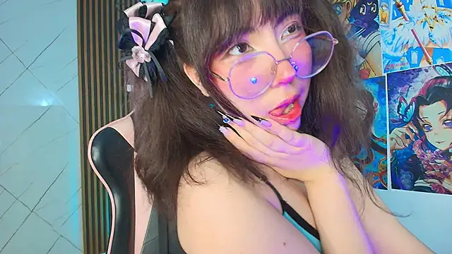 Snapshot of Purplee_Baby chatting on September 10, 2025, 11:16 pm Purplee Baby online show from September 10, 2025, 11:16 pm