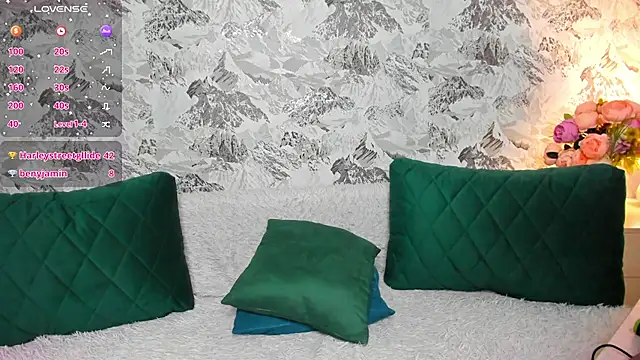 Snapshot of Naomi_B1ack chatting on December 14, 2024, 10:13 am Naomi B1ack online show from December 14, 2024, 10:13 am