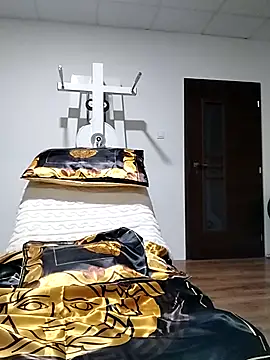 Tinuus online show from March 12, 2025, 6:33 pm