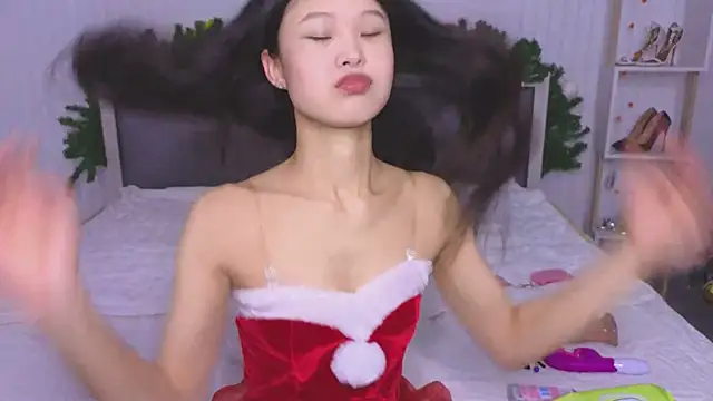 Tina Kim  online show from December 24, 2024, 4:33 am