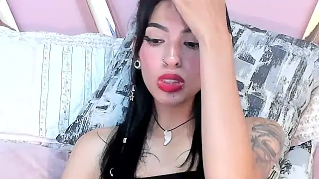 Snapshot of Eva_Benely chatting on December 14, 2024, 6:46 am Eva Benely online show from December 14, 2024, 6:46 am