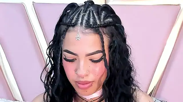 Snapshot of Eva_Benely chatting on December 19, 2024, 8:13 am Eva Benely online show from December 19, 2024, 8:13 am