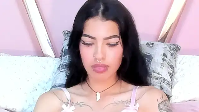 Snapshot of Eva_Benely chatting on December 27, 2024, 6:03 am Eva Benely online show from December 27, 2024, 6:03 am