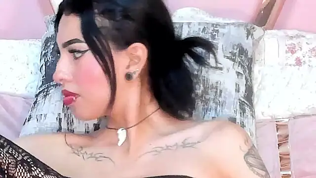 Snapshot of Eva_Benely chatting on December 28, 2024, 8:37 am Eva Benely online show from December 28, 2024, 8:37 am