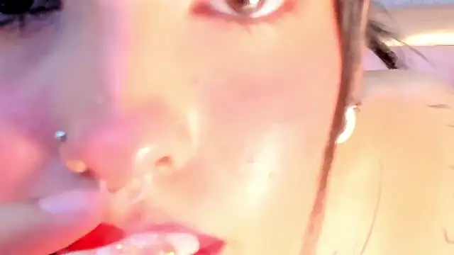 Snapshot of Eva_Benely chatting on January 12, 2025, 4:31 am Eva Benely online show from January 12, 2025, 4:31 am