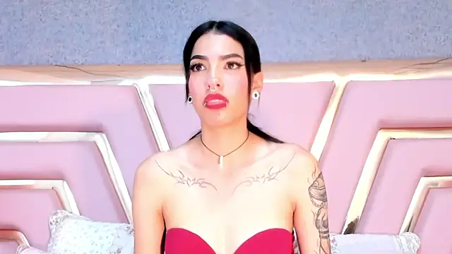 Snapshot of Eva_Benely chatting on January 12, 2025, 7:32 am Eva Benely online show from January 12, 2025, 7:32 am