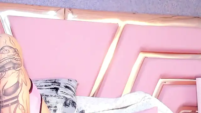 Snapshot of Eva_Benely chatting on January 15, 2025, 9:45 am Eva Benely online show from January 15, 2025, 9:45 am