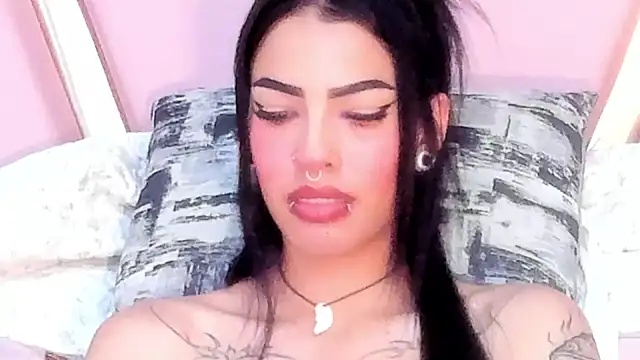 Snapshot of Eva_Benely chatting on January 16, 2025, 1:48 am Eva Benely online show from January 16, 2025, 1:48 am