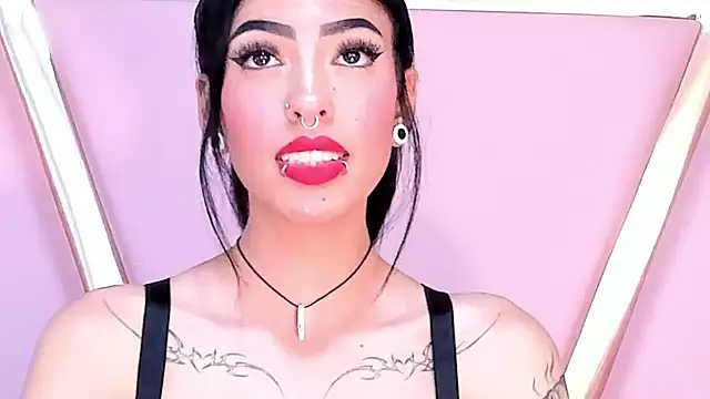 Snapshot of Eva_Benely chatting on January 17, 2025, 6:15 am Eva Benely online show from January 17, 2025, 6:15 am