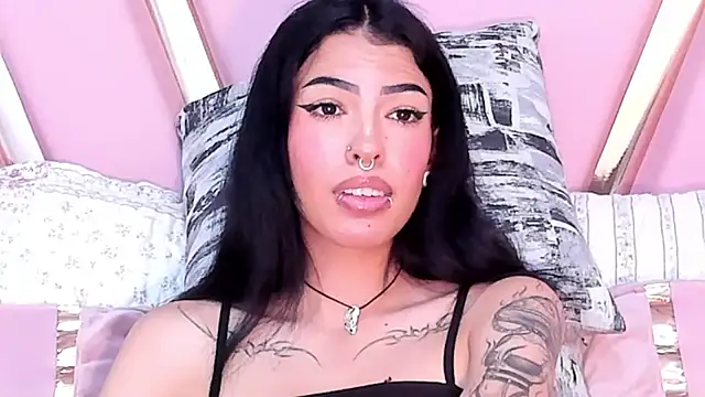 Snapshot of Eva_Benely chatting on January 29, 2025, 8:08 am Eva Benely online show from January 29, 2025, 8:08 am