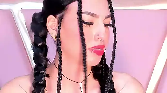 Snapshot of Eva_Benely chatting on March 7, 2025, 6:13 am Eva Benely online show from March 7, 2025, 6:13 am