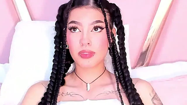 Snapshot of Eva_Benely chatting on March 11, 2025, 5:49 am Eva Benely online show from March 11, 2025, 5:49 am