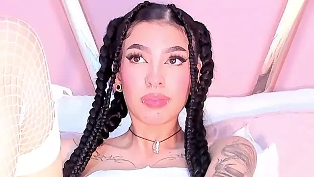 Snapshot of Eva_Benely chatting on March 11, 2025, 8:52 am Eva Benely online show from March 11, 2025, 8:52 am