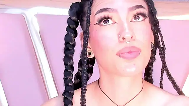 Snapshot of Eva_Benely chatting on March 12, 2025, 8:19 am Eva Benely online show from March 12, 2025, 8:19 am