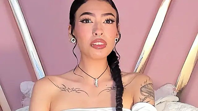 Snapshot of Eva_Benely chatting on September 10, 2025, 5:40 am Eva Benely online show from September 10, 2025, 5:40 am