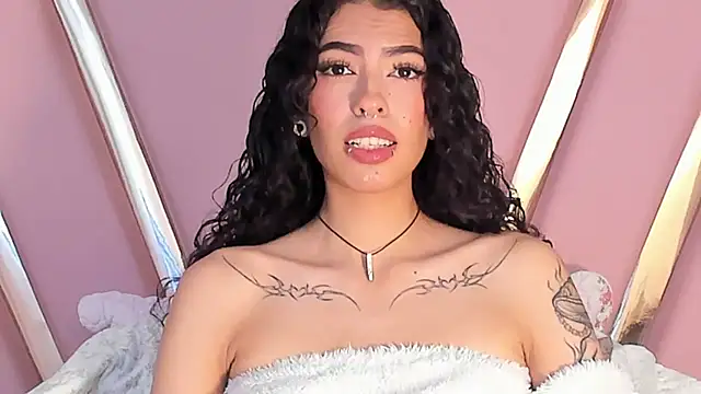 Snapshot of Eva_Benely chatting on September 16, 2025, 2:23 am Eva Benely online show from September 16, 2025, 2:23 am