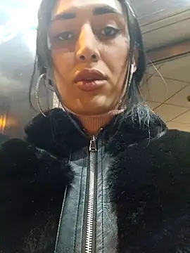 alice jhonson  online show from February 25, 2025, 11:22 pm