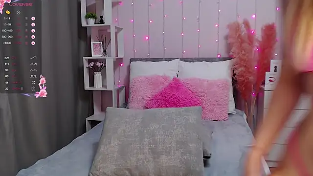 Snapshot of PornoGirlX chatting on January 14, 2025, 12:33 am PornoGirlX online show from January 14, 2025, 12:33 am