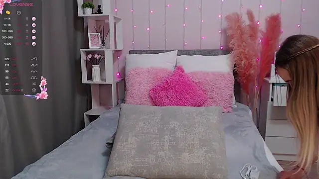 Snapshot of PornoGirlX chatting on February 6, 2025, 4:21 am PornoGirlX online show from February 6, 2025, 4:21 am