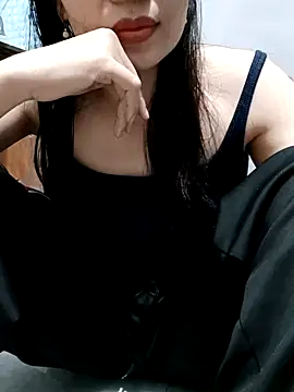 Blythe 69 online show from March 13, 2025, 2:49 am