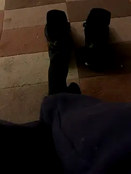 Snapshot of footsy35 chatting on December 21, 2025, 7:04 am footsy35 online show from December 21, 2025, 7:04 am